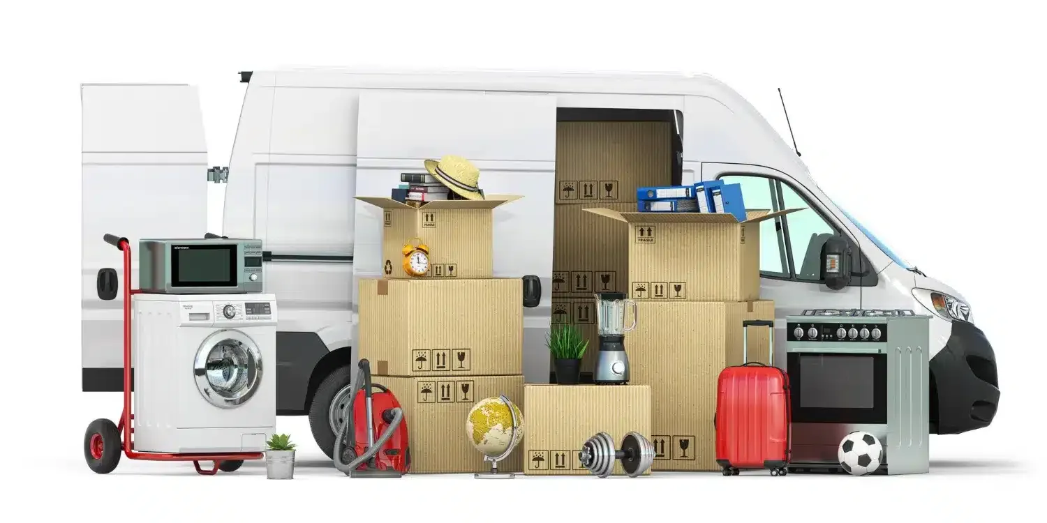 Offener Transporter mit Kartons, Möbeln und Haushaltsgeräten